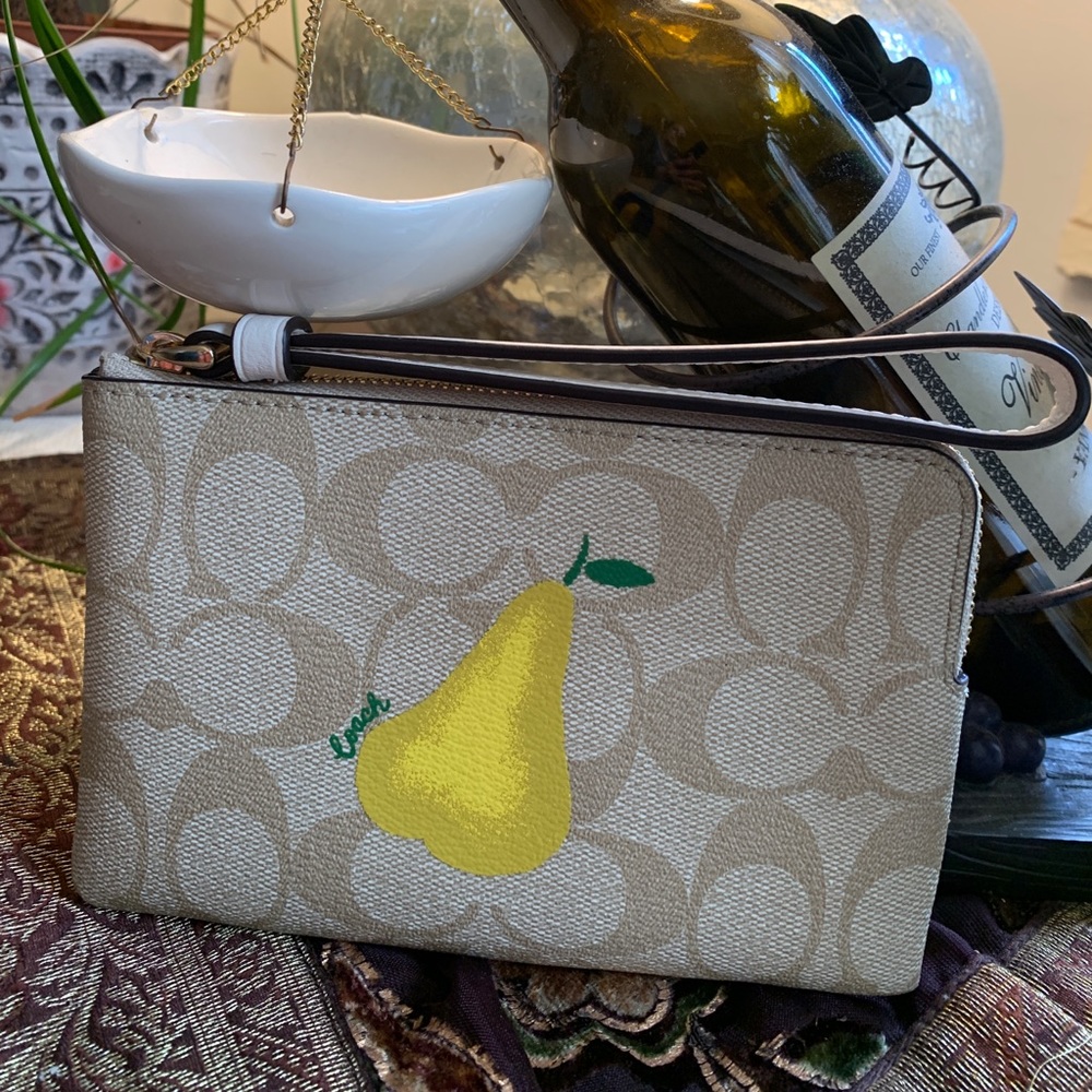 Authentic COACH Signature Coated leather PEAR zip top wristlet
